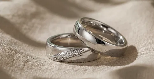 Zeitloses Design und perfekte Verarbeitung – individuell gefertigte Trauringe.